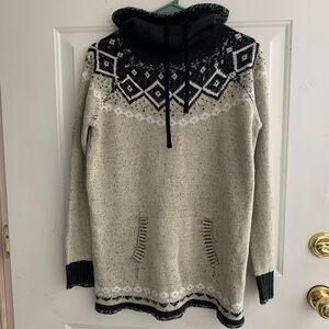 Elegant Black and Gray Women's Turtleneck Sweater